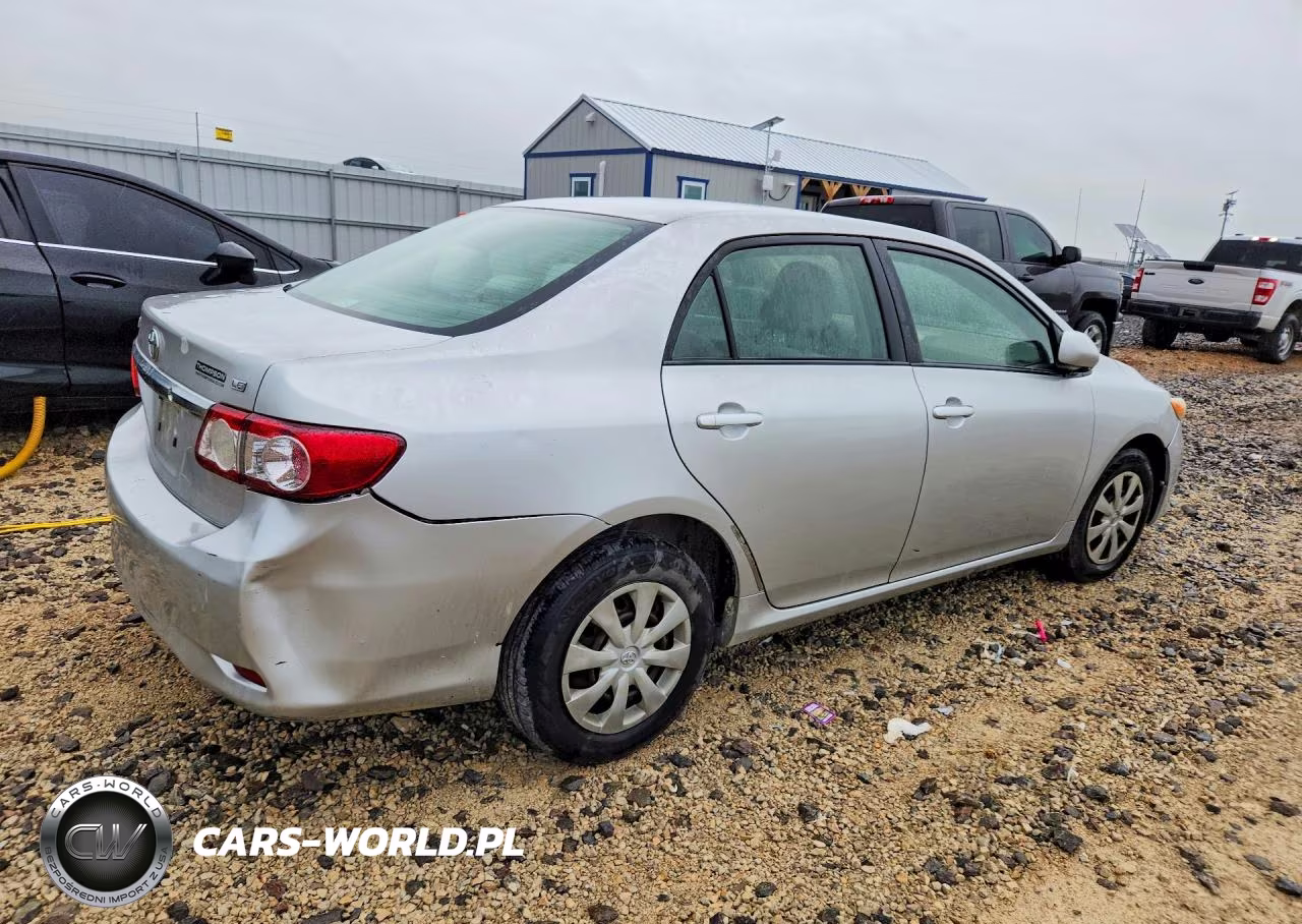 2011 Toyota Corolla Le VIN:JTDBU4EE5BJ095662 - 3