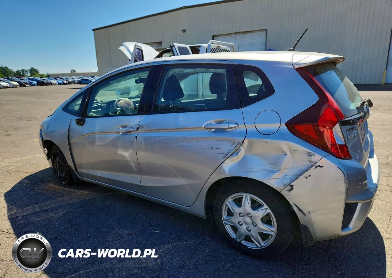 2015 Honda Fit Lx VIN:3HGGK5G57FM753829 - 2