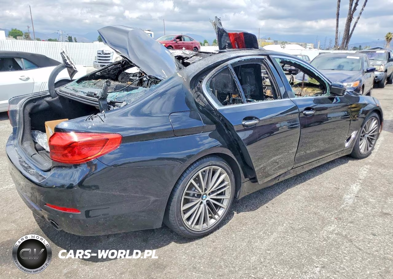 2018 BMW 530 I VIN:WBAJA5C5XJWA35617 - 3