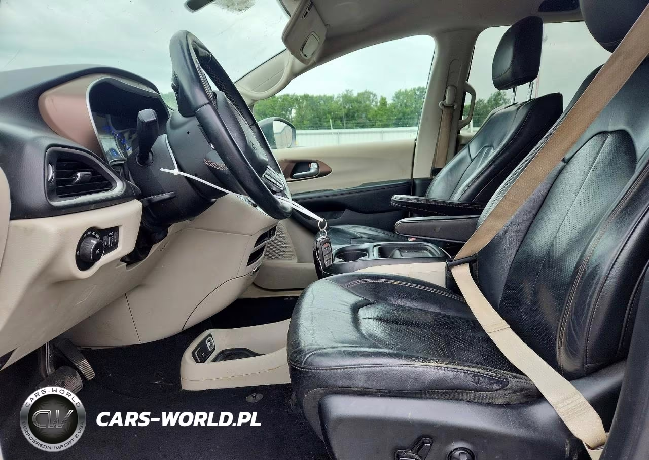 2018 Chrysler Pacifica Touring L VIN:2C4RC1BG9JR119901 - 7