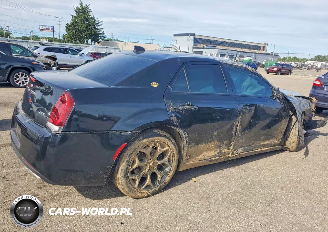 2015 Chrysler 300 S VIN:2C3CCAGG3FH892430 - 3