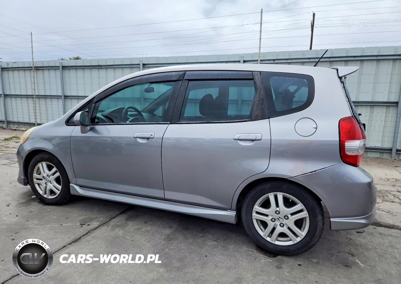 2008 Honda Fit Sport VIN:JHMGD38638S044747 - 2