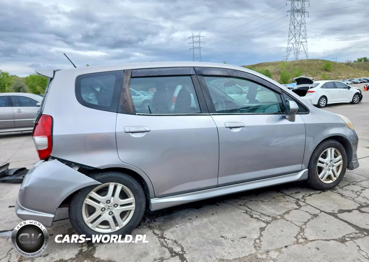 2008 Honda Fit Sport VIN:JHMGD38638S044747 - 3
