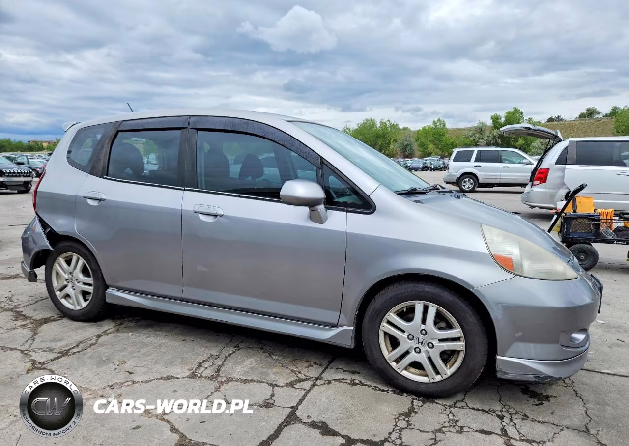 2008 Honda Fit Sport VIN:JHMGD38638S044747 - 4