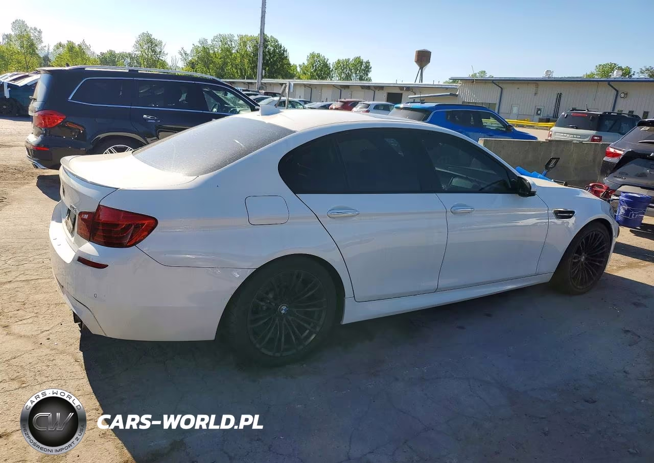 2014 BMW M5 VIN:WBSFV9C59ED593292 - 3