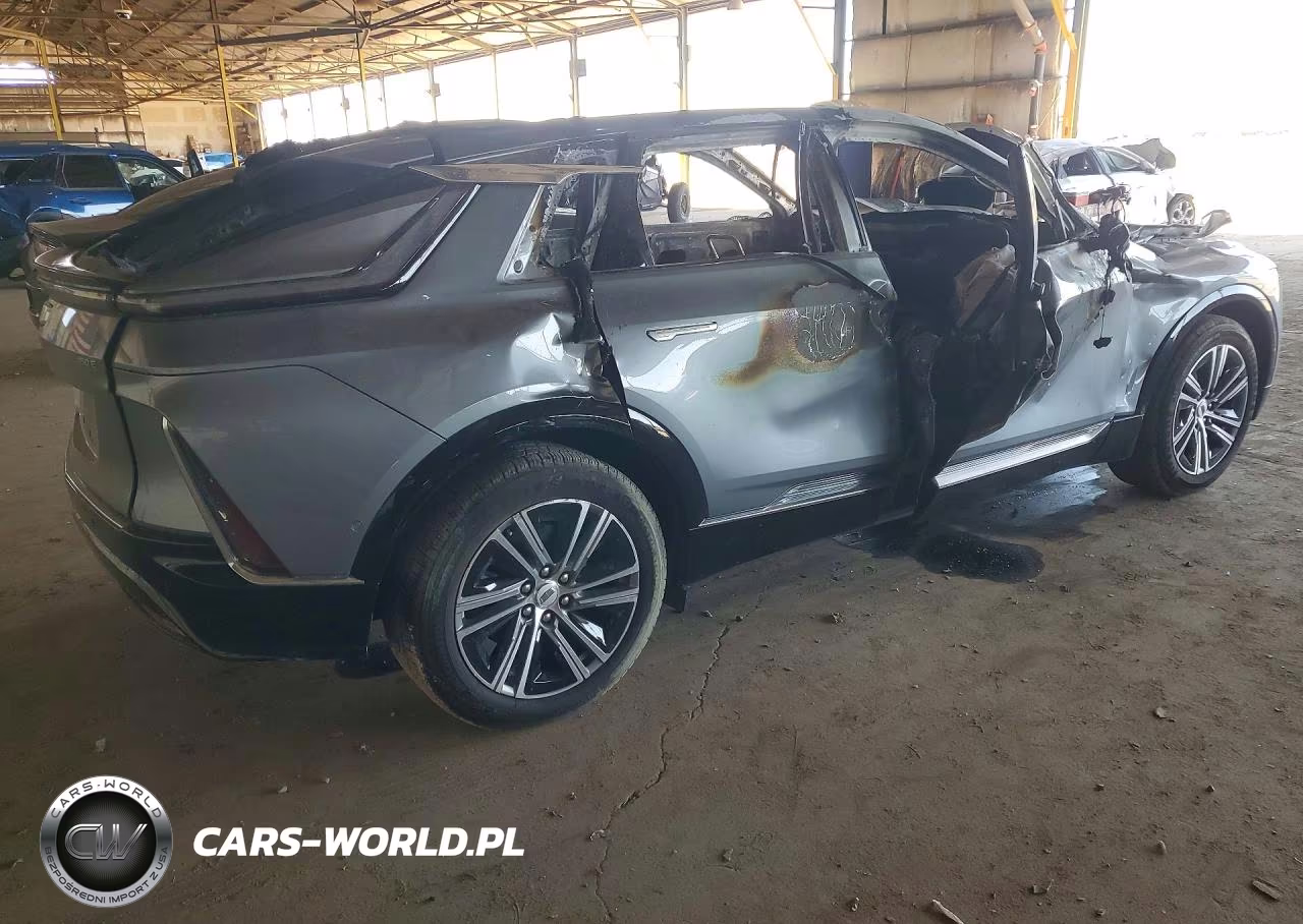 2023 Cadillac Lyriq Luxury VIN:1GYKPMRK6PZ002111 - 3