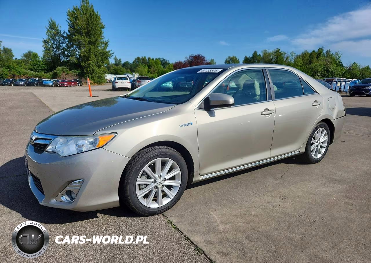 2014 Toyota Camry Hybrid Xle