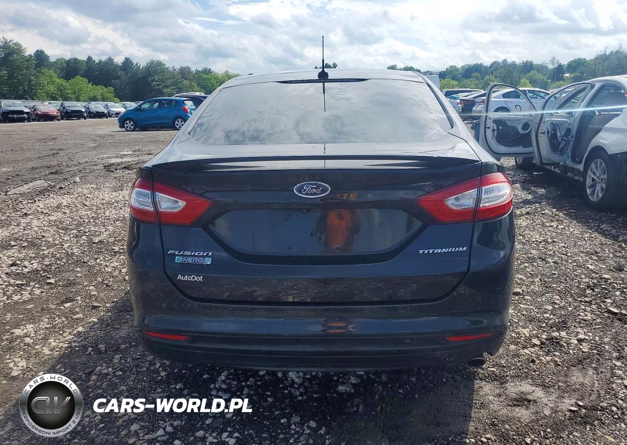 2016 Ford Fusion Titanium Phev VIN:3FA6P0SU9GR140926 - 6