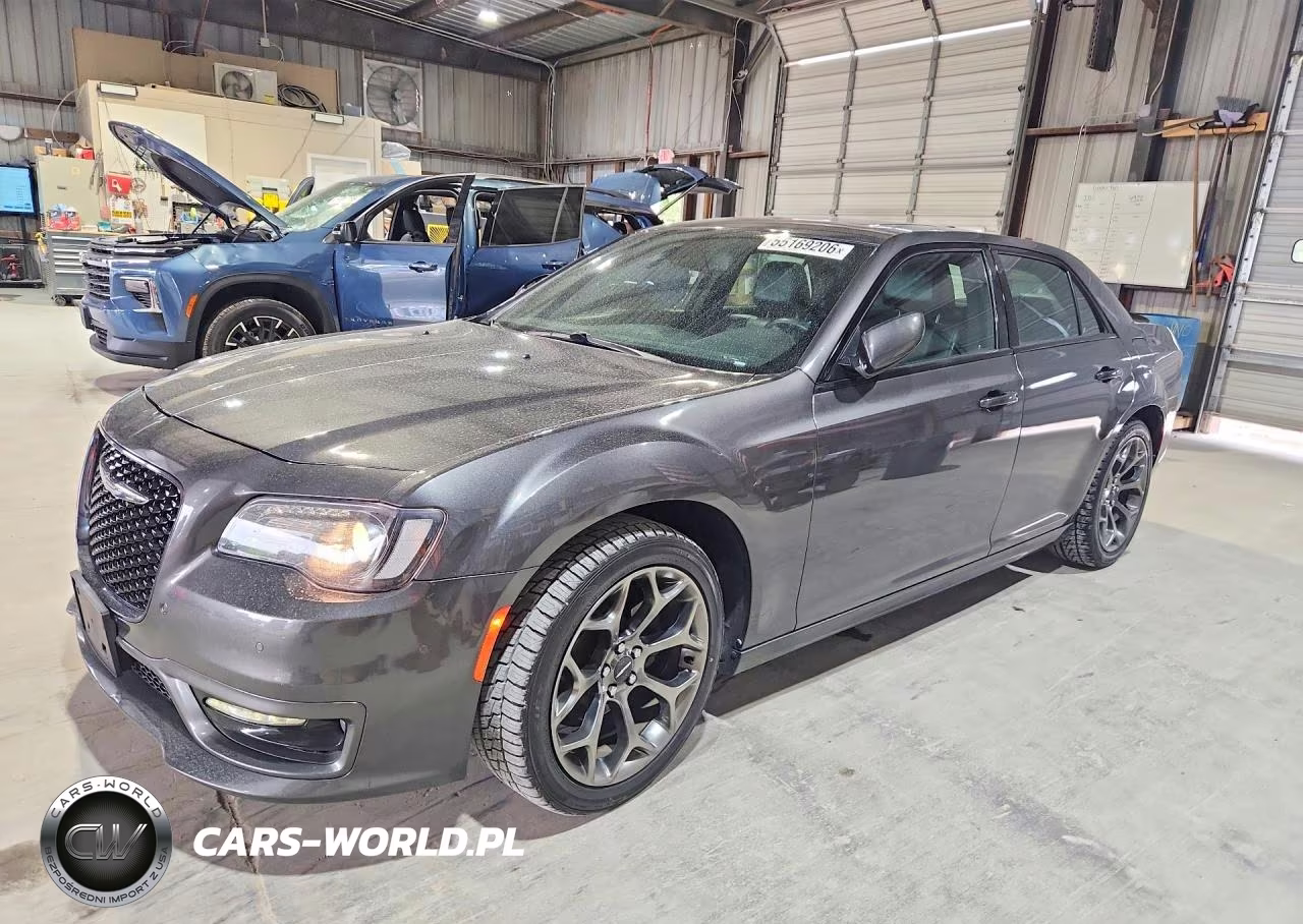2018 Chrysler 300 S