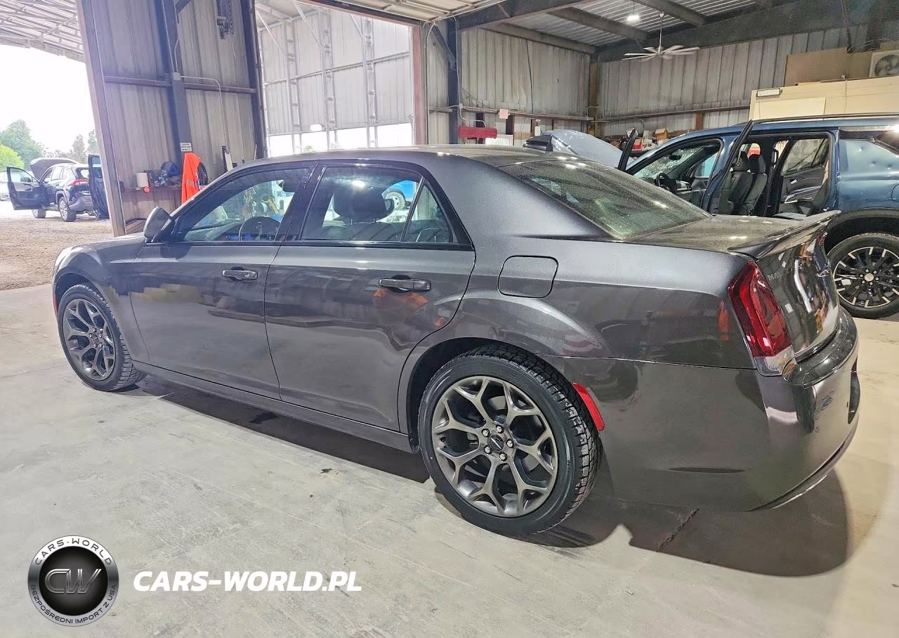 2018 Chrysler 300 S VIN:2C3CCABG9JH244784 - 2