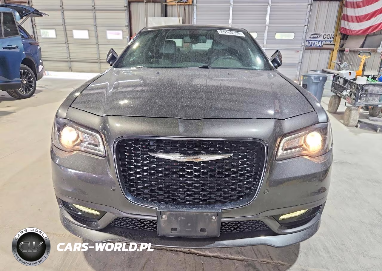 2018 Chrysler 300 S VIN:2C3CCABG9JH244784 - 5
