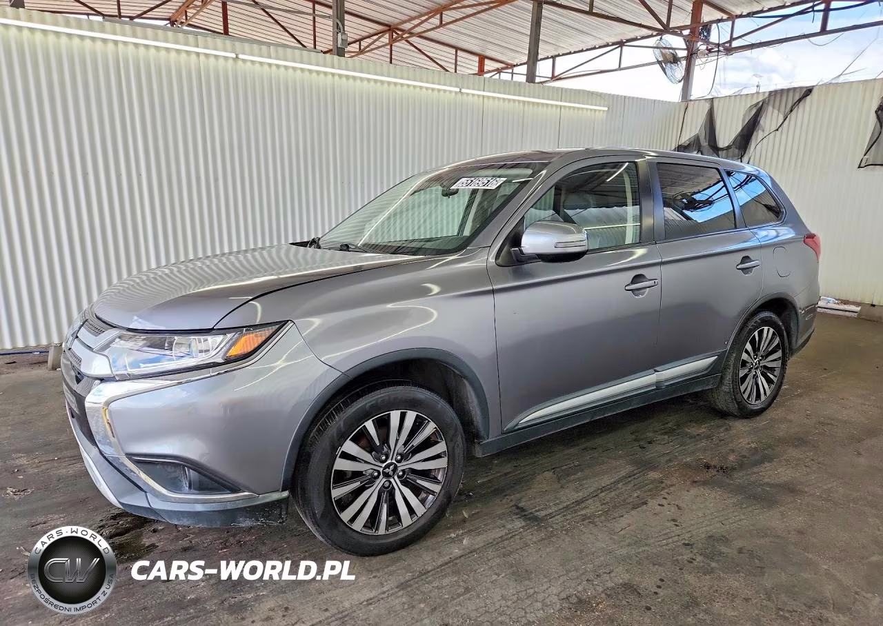2019 Mitsubishi Outlander Se – zdjęcie 1 z 13