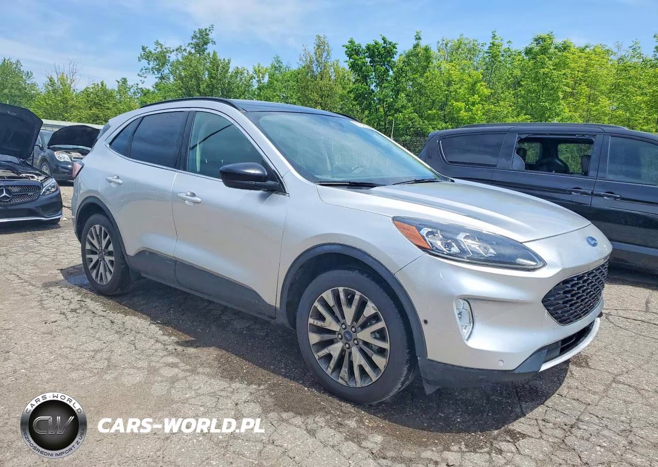 2020 Ford Escape Titanium VIN:1FMCU9J93LUB30057 - 4