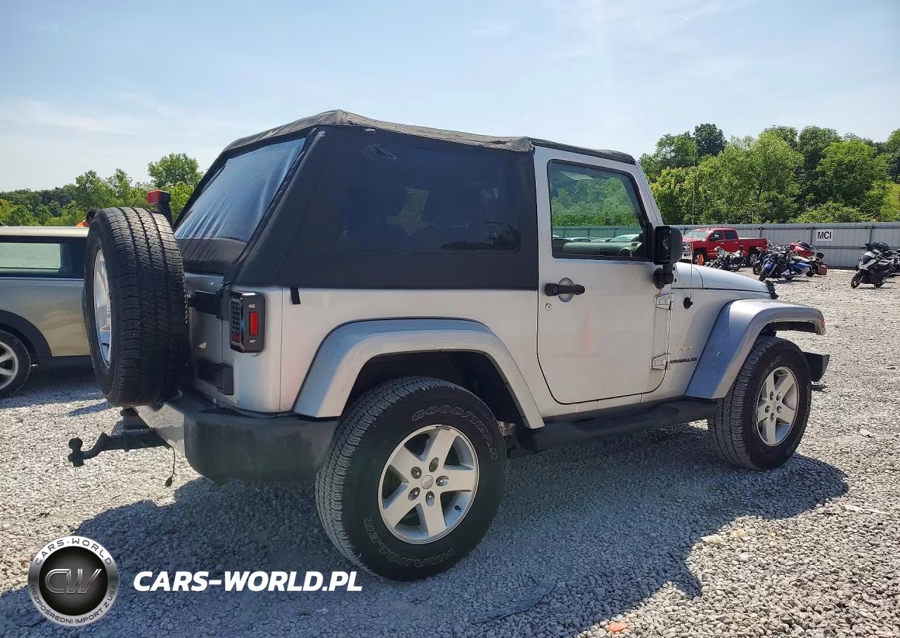 2009 Jeep Wrangler Sahara VIN:1J4FA541X9L734870 - 3