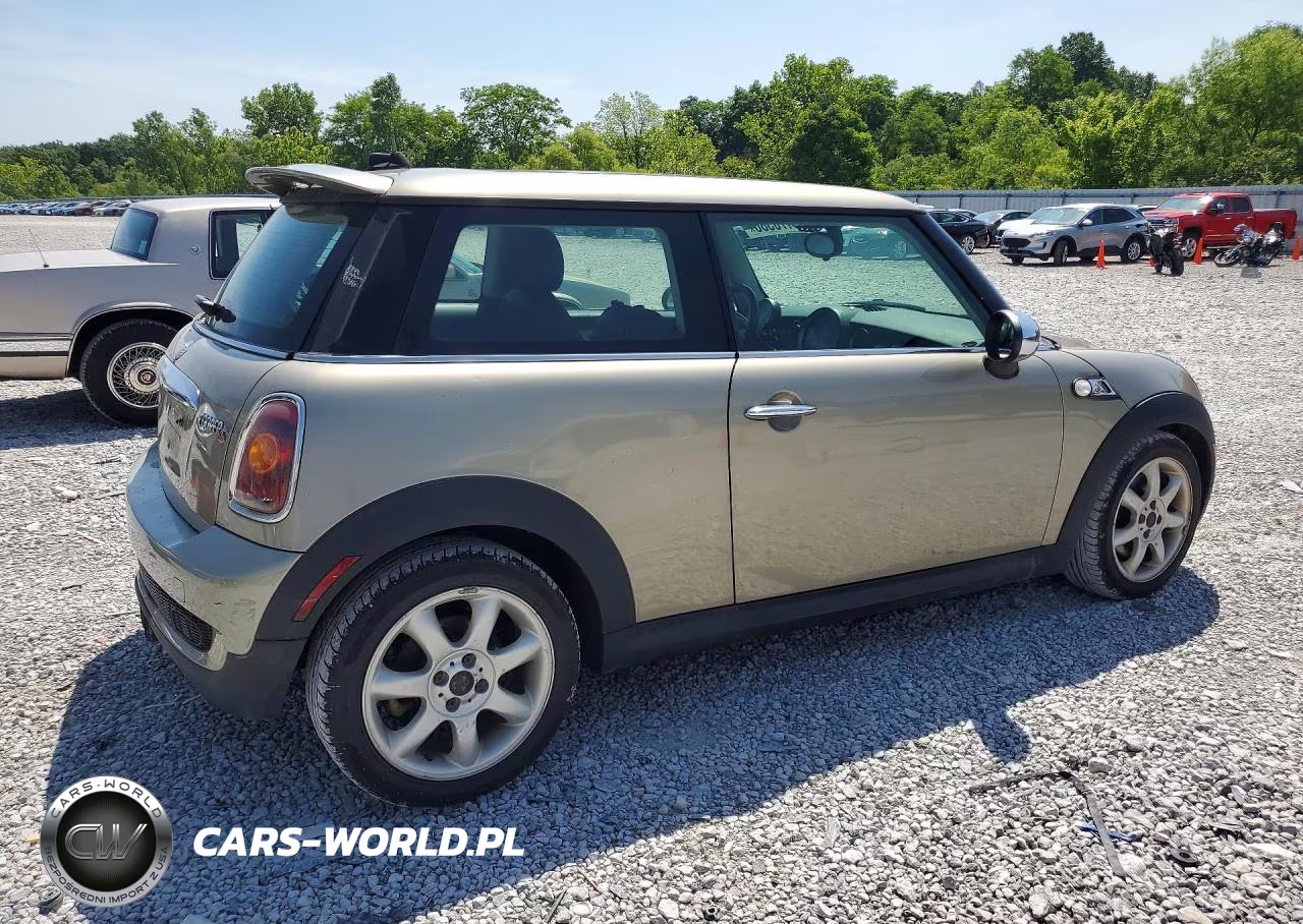 2009 Mini Cooper S VIN:WMWMF73539TW82820 - 3