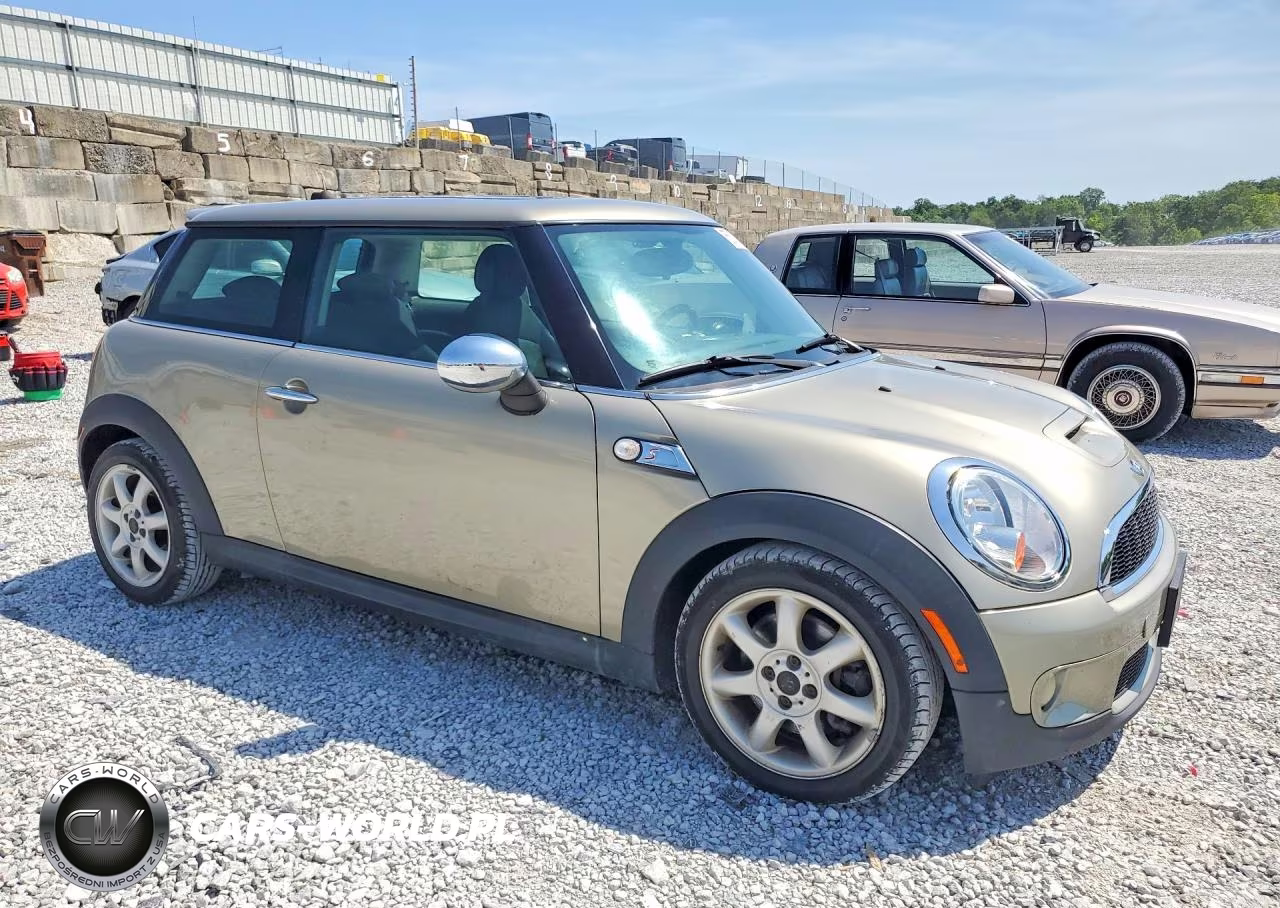 2009 Mini Cooper S VIN:WMWMF73539TW82820 - 4