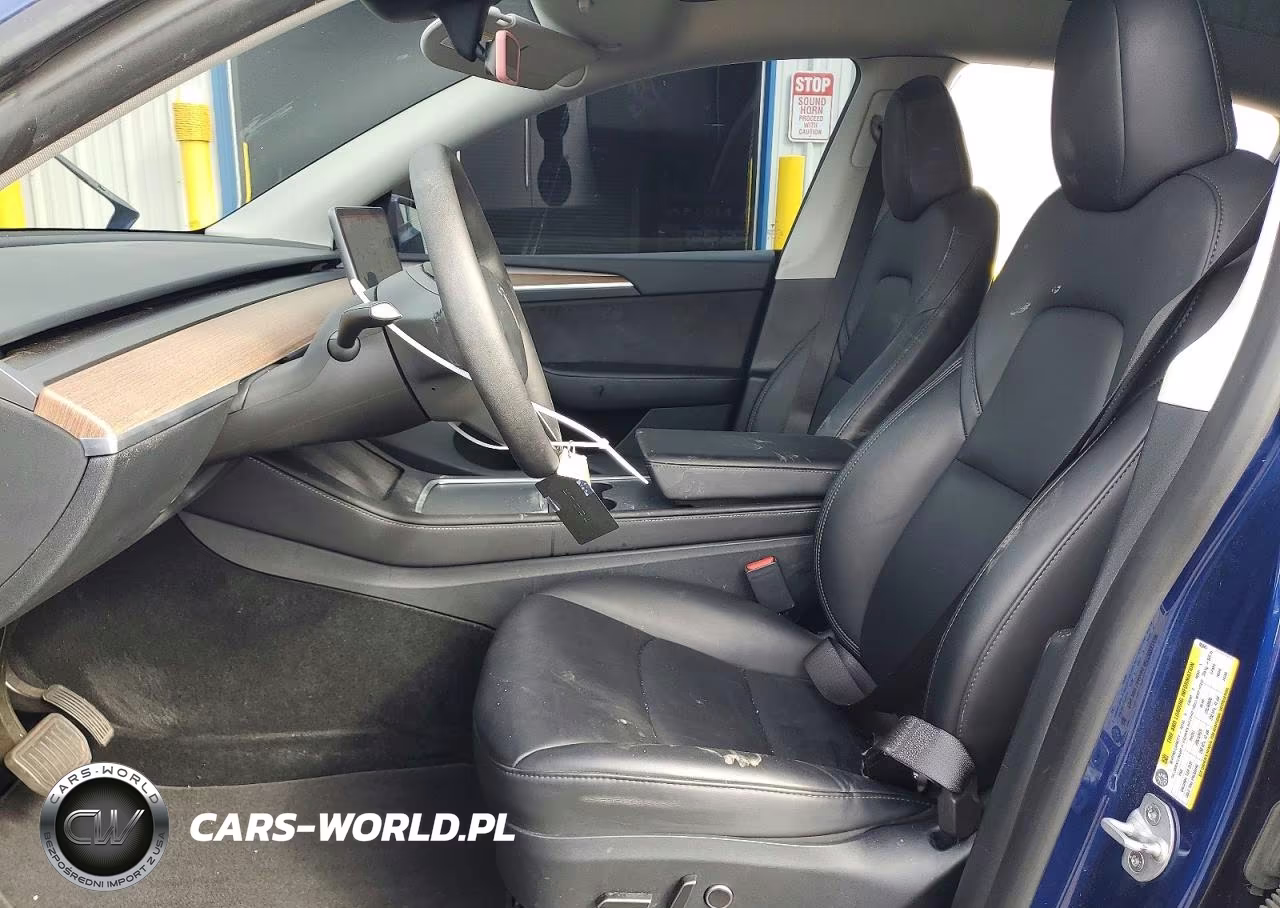 2024 Tesla Model Y VIN:7SAYGDEE8RF985661 - 7