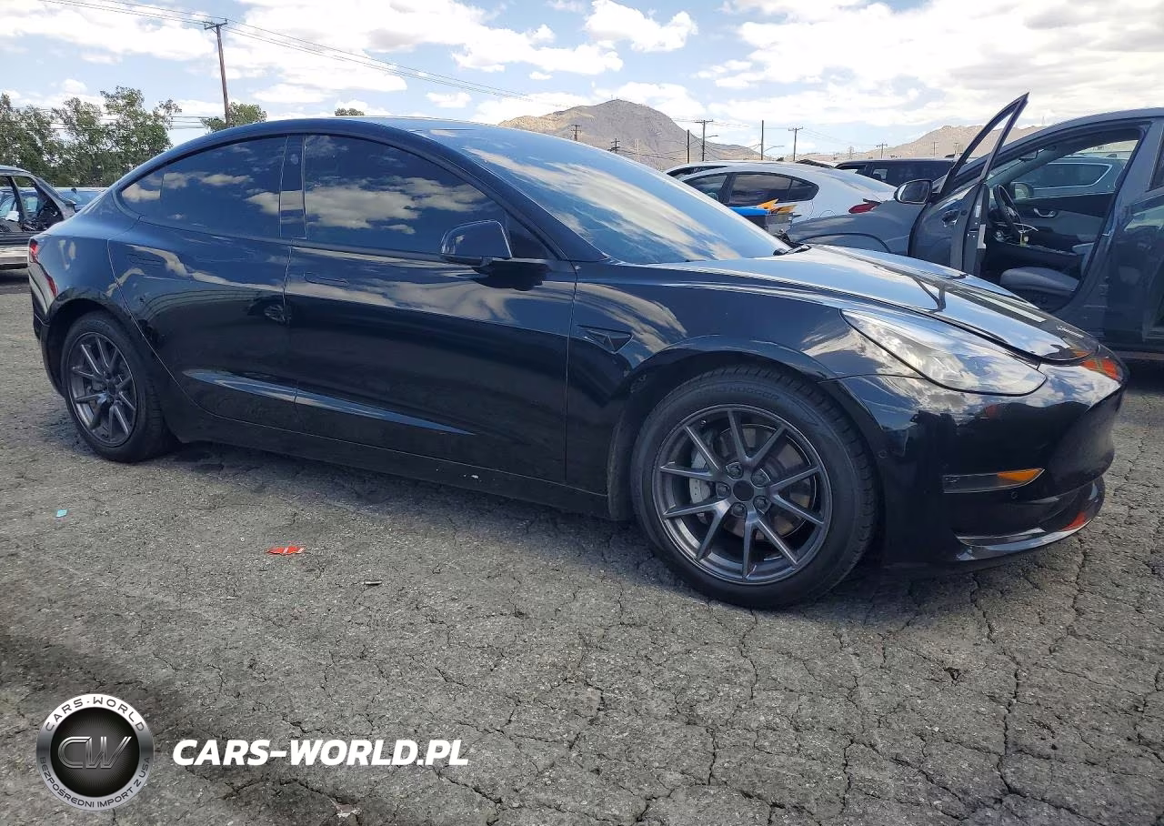 2021 Tesla Model 3 VIN:5YJ3E1EAXMF943011 - 4