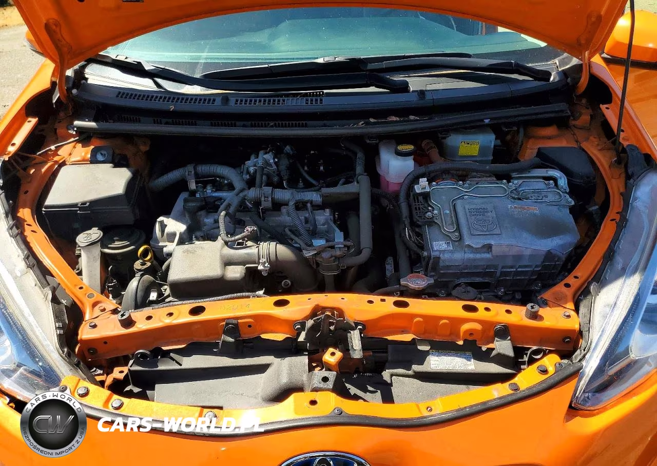 2015 Toyota Prius C Four VIN:JTDKDTB3XF1111406 - 12