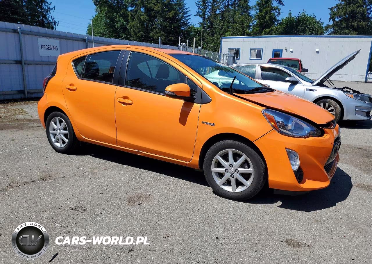 2015 Toyota Prius C Four VIN:JTDKDTB3XF1111406 - 4