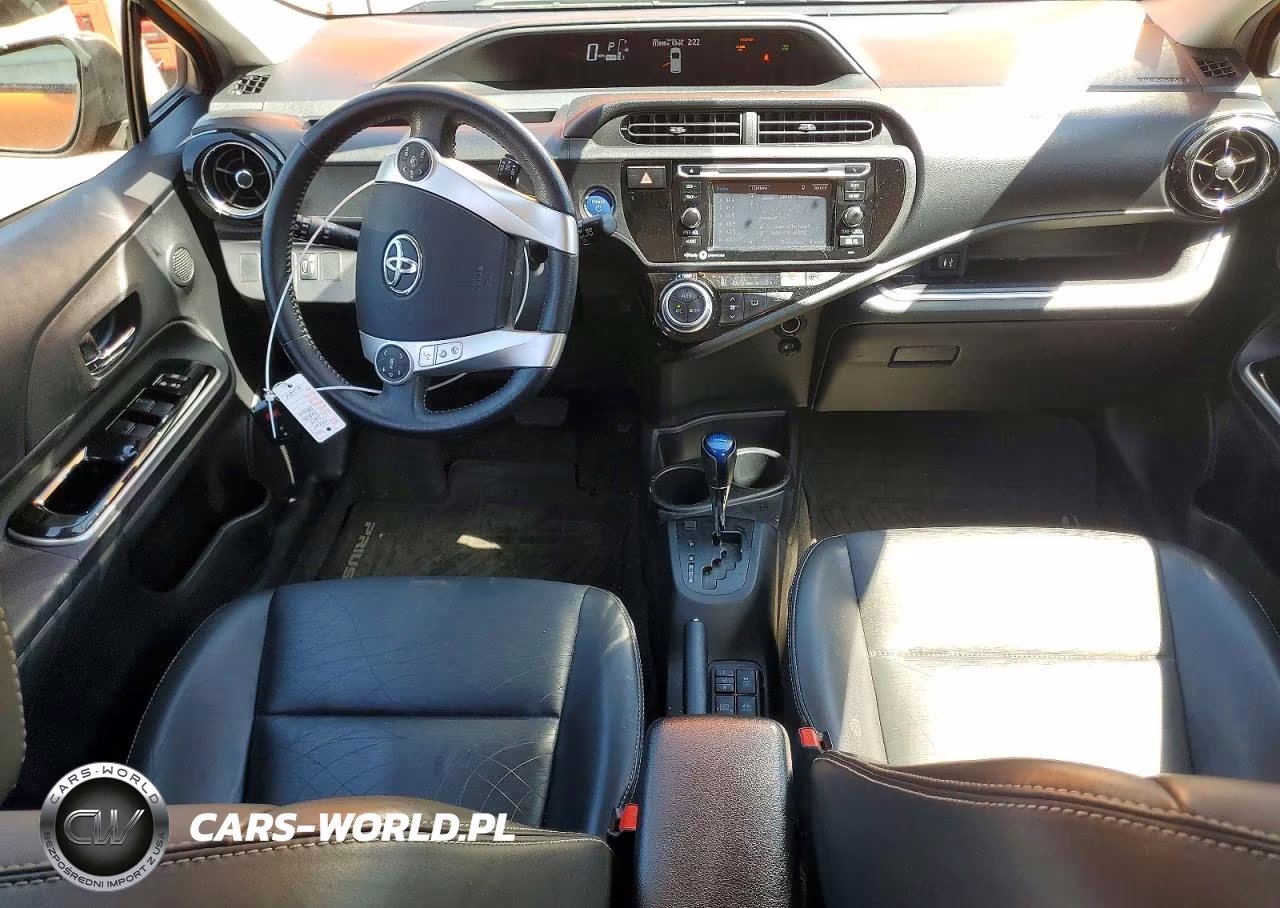 2015 Toyota Prius C Four VIN:JTDKDTB3XF1111406 - 8