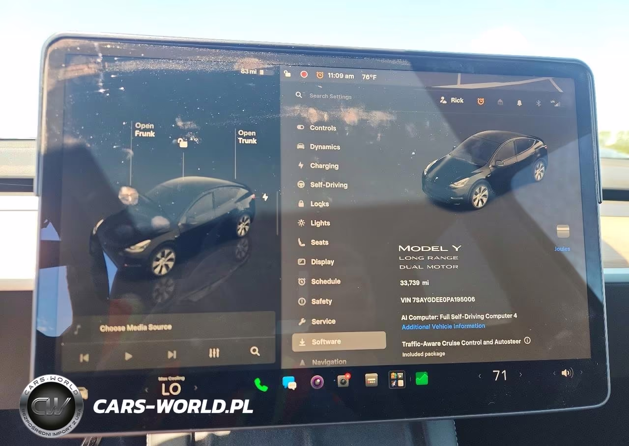 2023 Tesla Model Y VIN:7SAYGDEE0PA195006 - 9