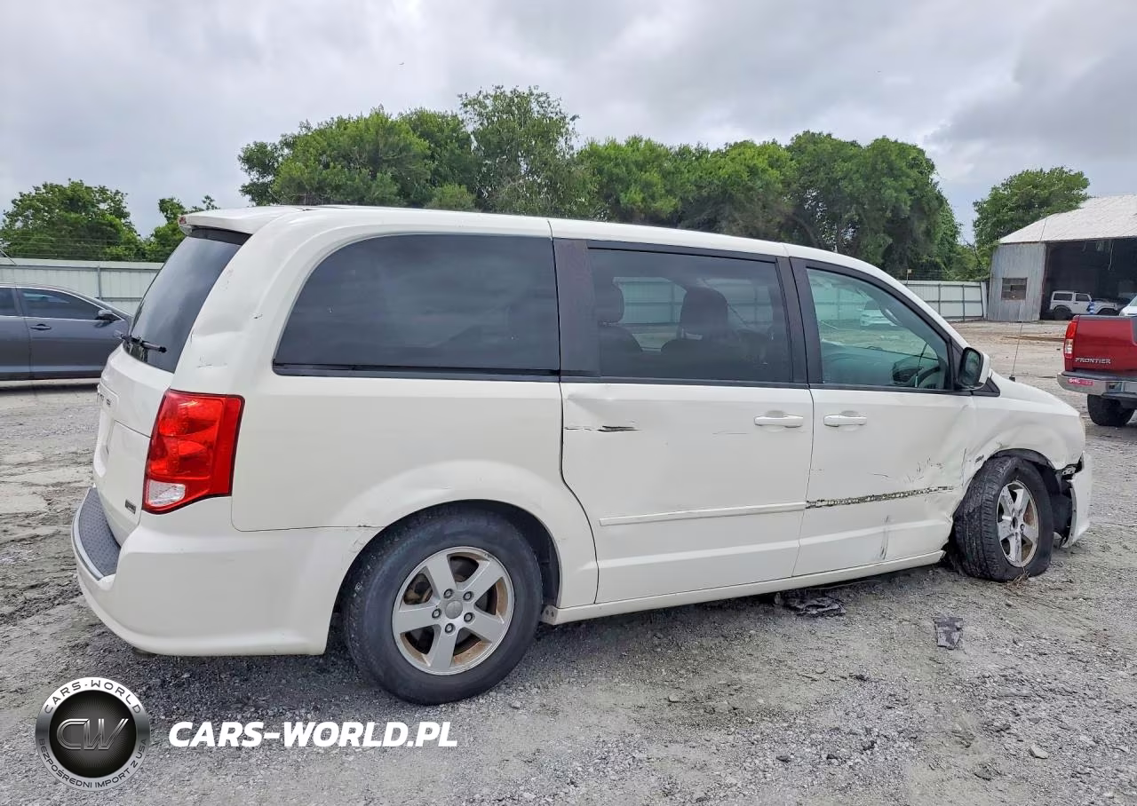 2013 Dodge Grand Caravan Sxt VIN:2C4RDGCG3DR502493 - 3