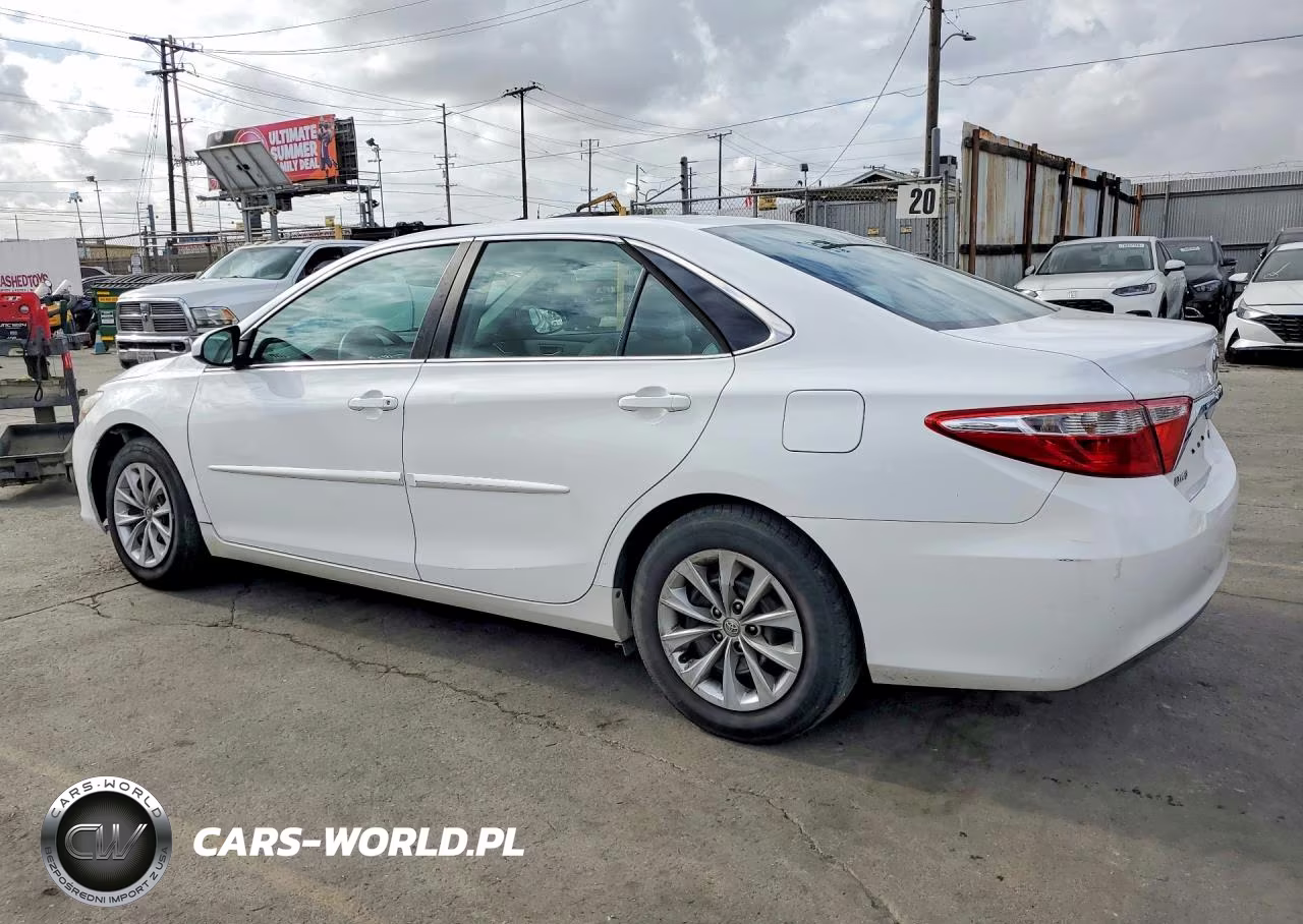 2015 Toyota Camry Le VIN:4T1BF1FKXFU104952 - 2
