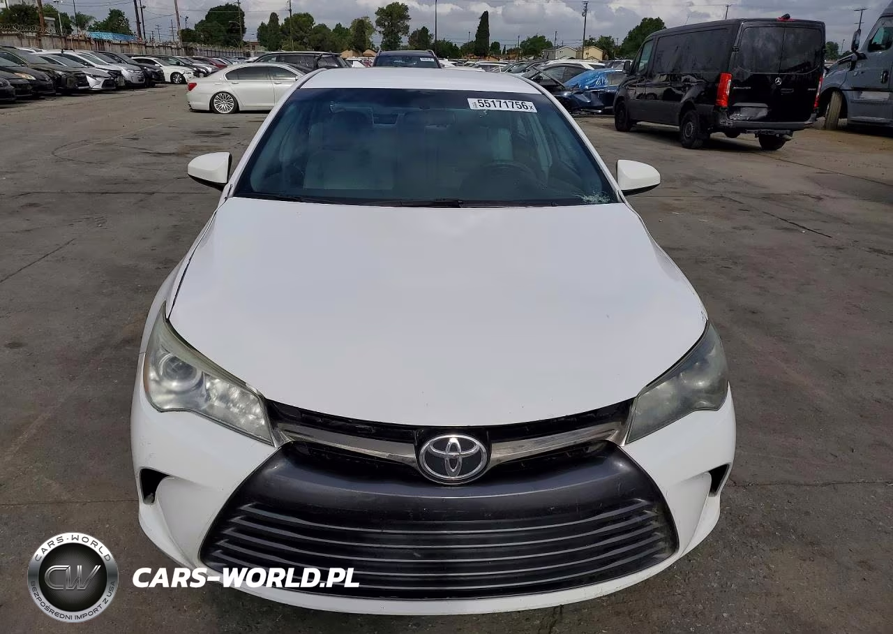 2015 Toyota Camry Le VIN:4T1BF1FKXFU104952 - 5