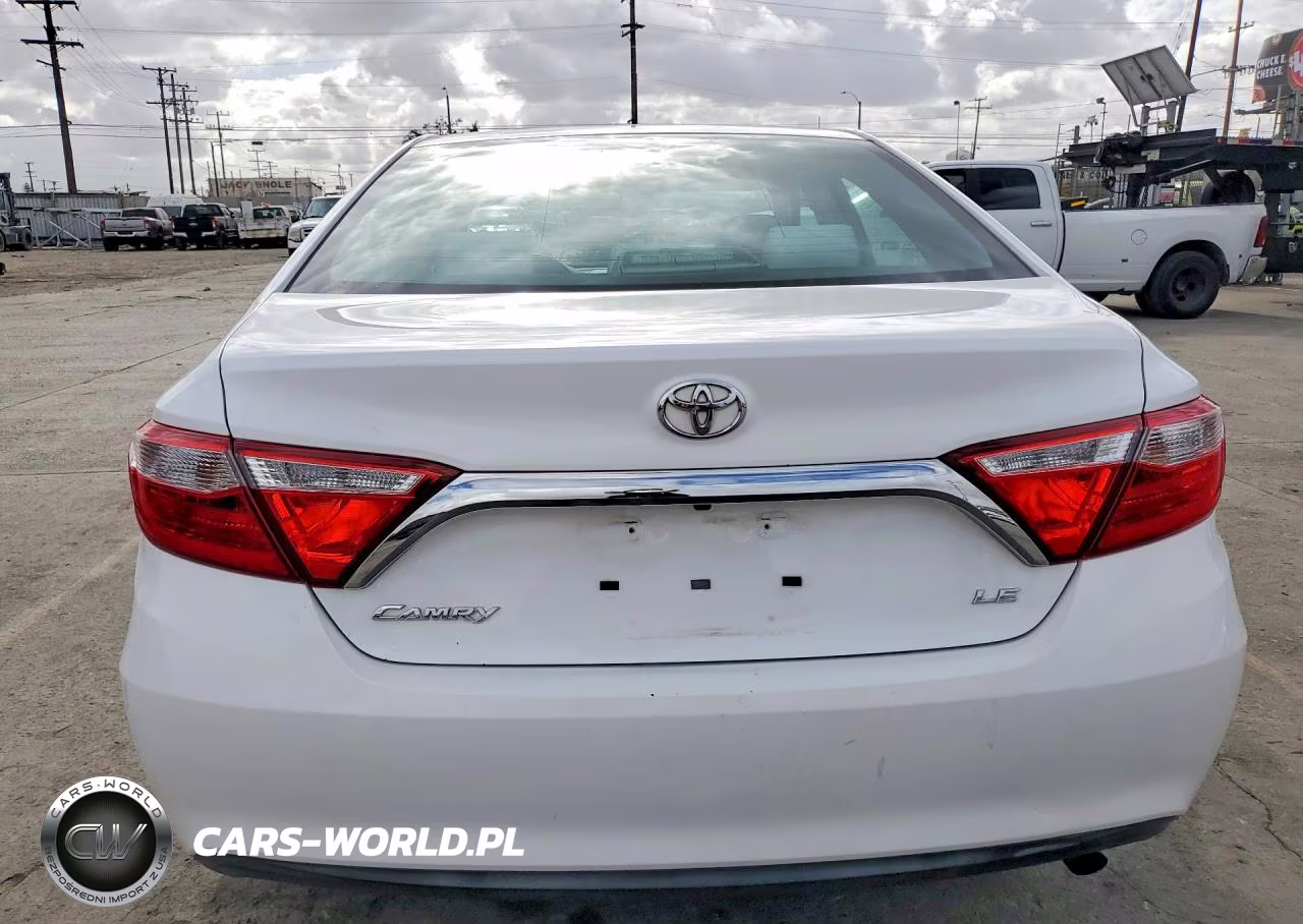 2015 Toyota Camry Le VIN:4T1BF1FKXFU104952 - 6