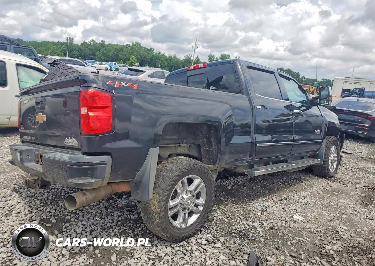 2018 Chevrolet Silverado K2500 High Country VIN:1GC1KXEY4JF224201 - 3