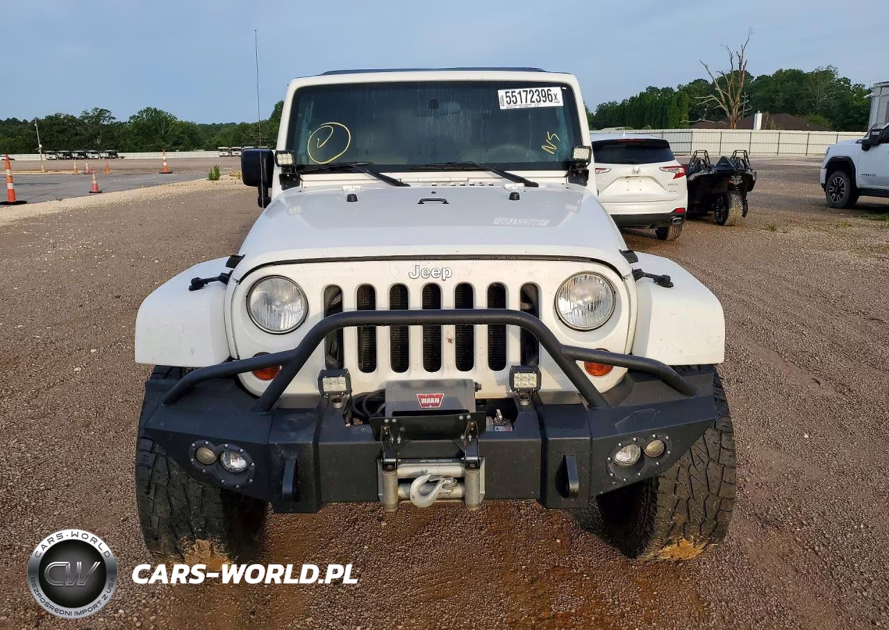 2010 Jeep Wrangler Unlimited Sahara VIN:1J4HA5H11AL156827 - 5