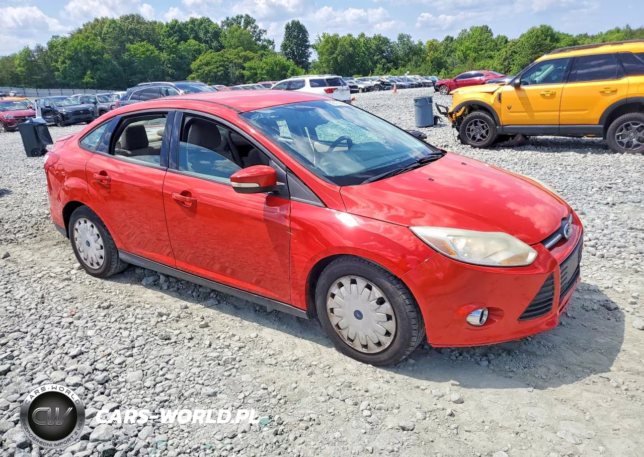 2014 Ford Focus Se VIN:1FADP3F26EL351496 - 4