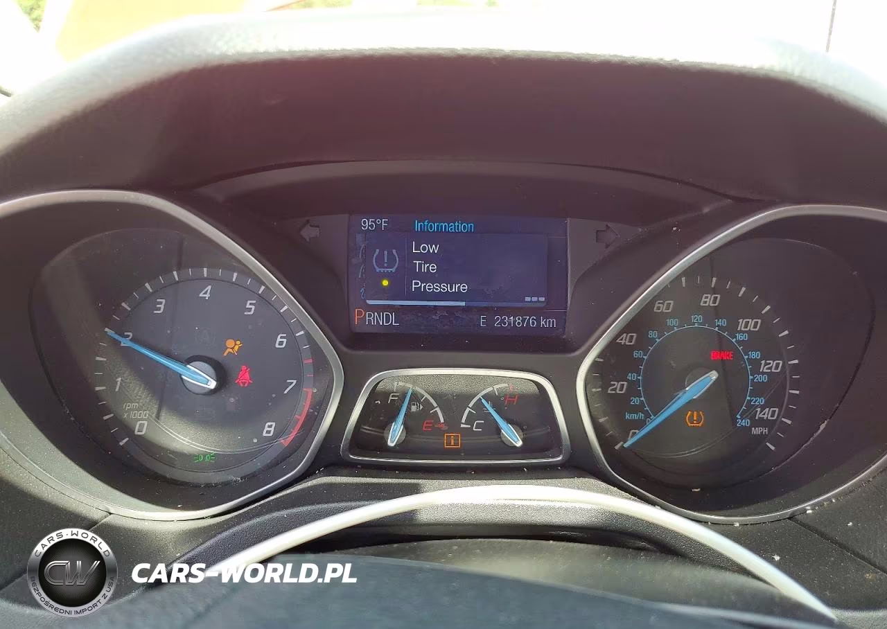 2014 Ford Focus Se VIN:1FADP3F26EL351496 - 9