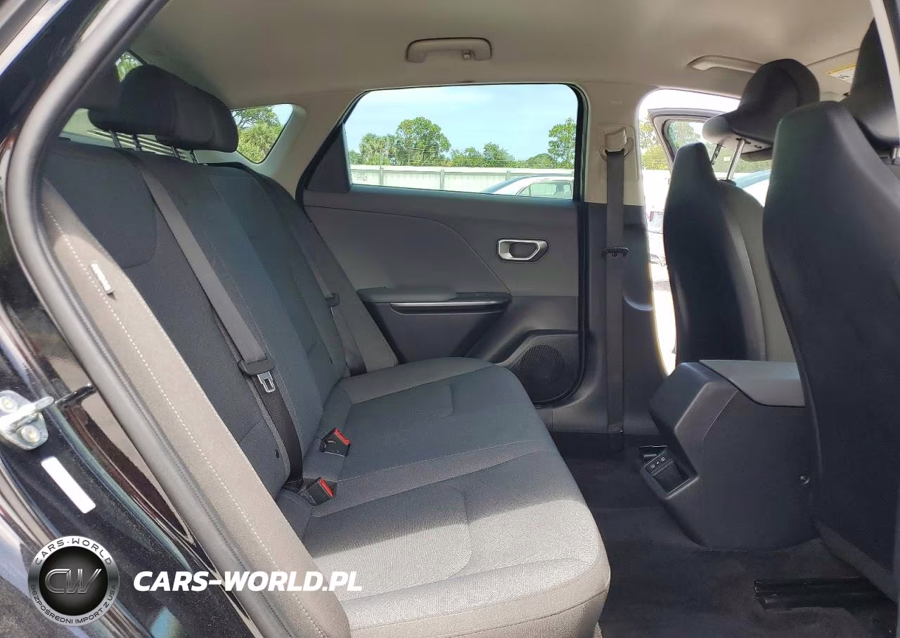2025 Kia K4 Lxs VIN:3KPFT4DE1SE227609 - 10