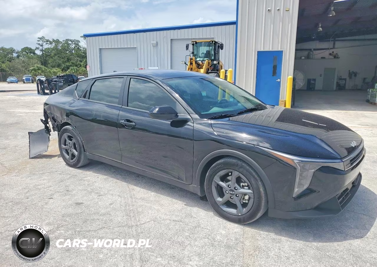 2025 Kia K4 Lxs VIN:3KPFT4DE1SE227609 - 4