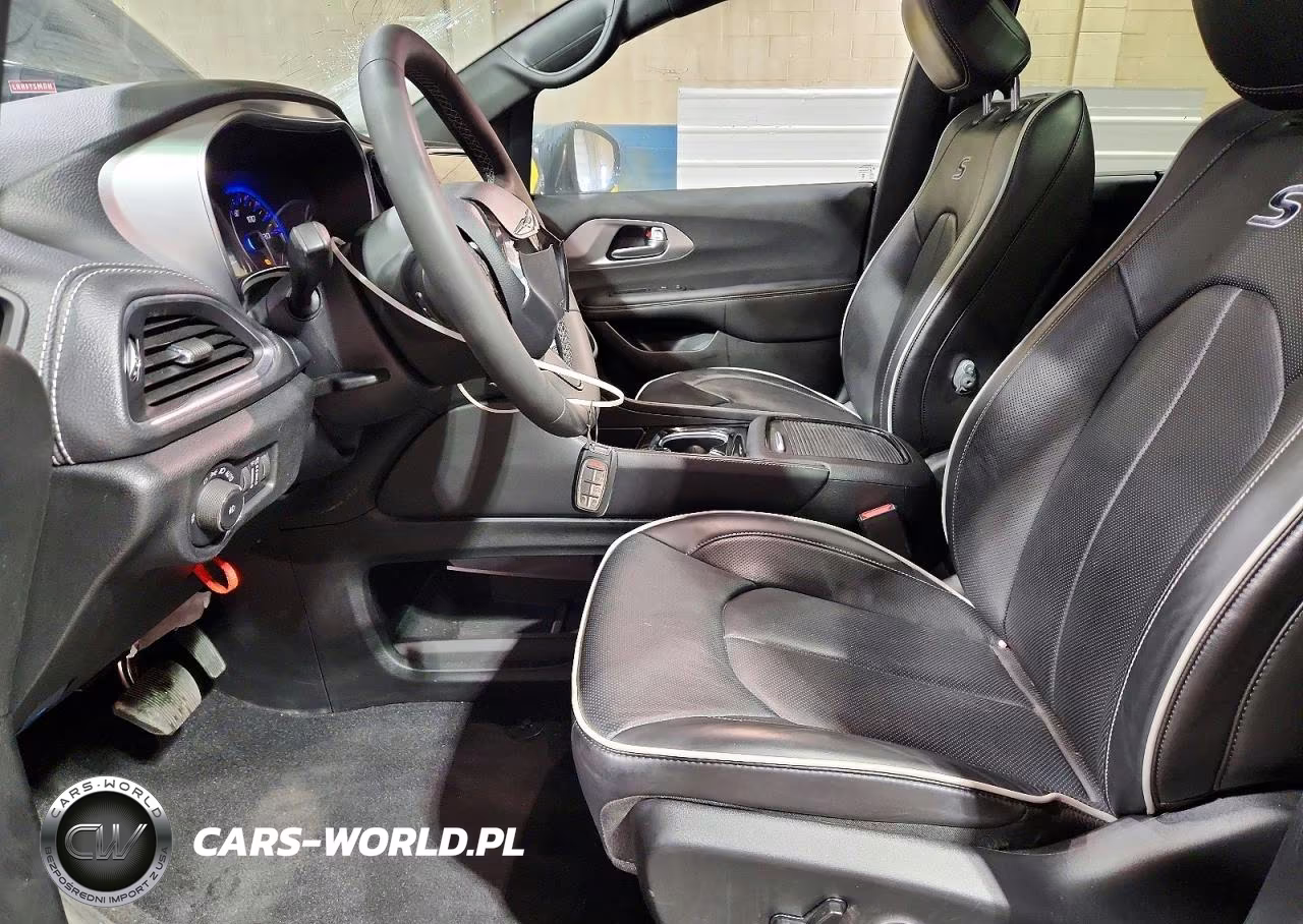 2025 Chrysler Pacifica Limited VIN:2C4RC1GGXSR610200 - 7