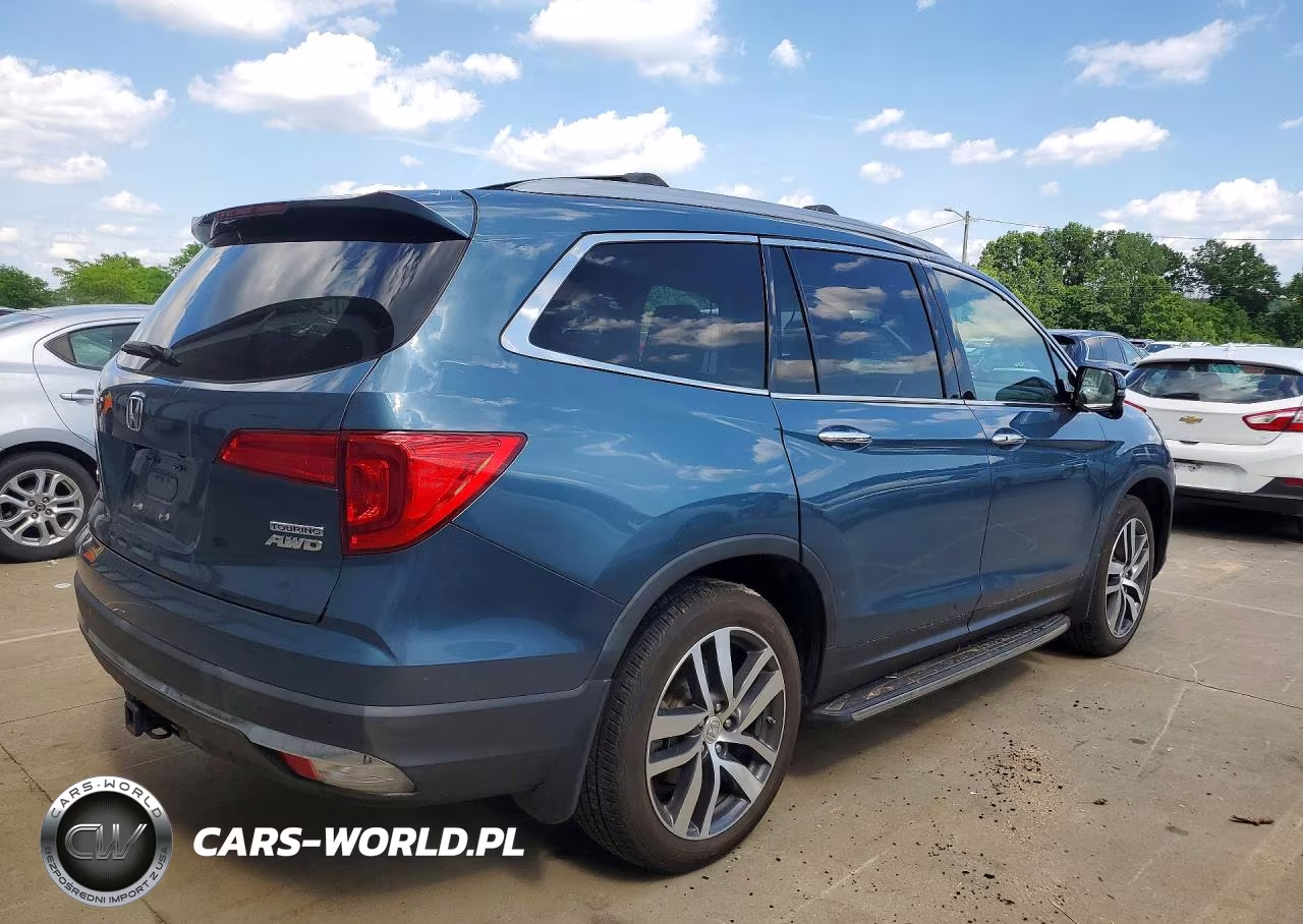 2018 Honda Pilot Touring VIN:5FNYF6H98JB010494 - 3