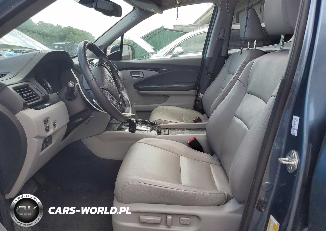 2018 Honda Pilot Touring VIN:5FNYF6H98JB010494 - 7