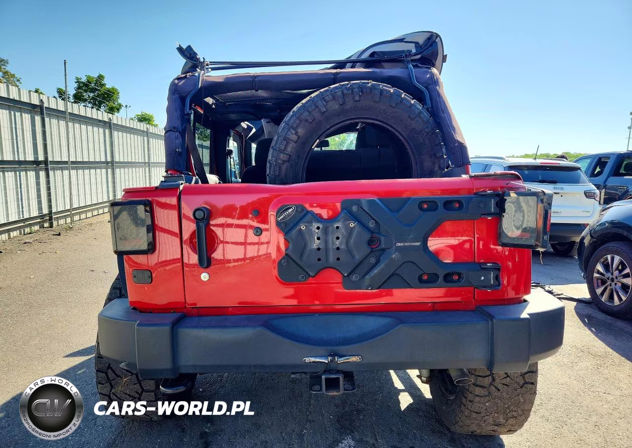 2015 Jeep Wrangler Unlimited Sport VIN:1C4BJWDG3FL503111 - 6