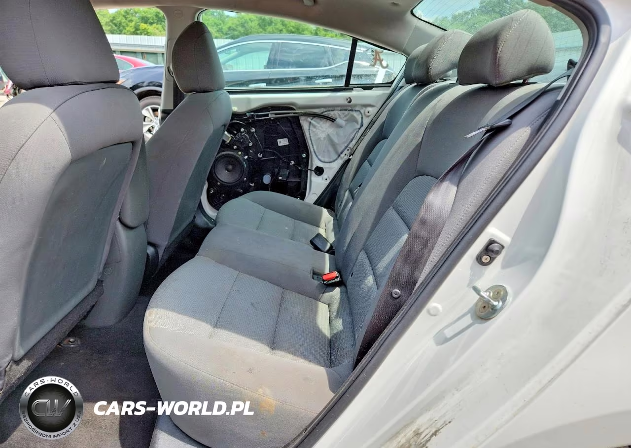 2017 Kia Forte Lx VIN:3KPFK4A74HE134908 - 10