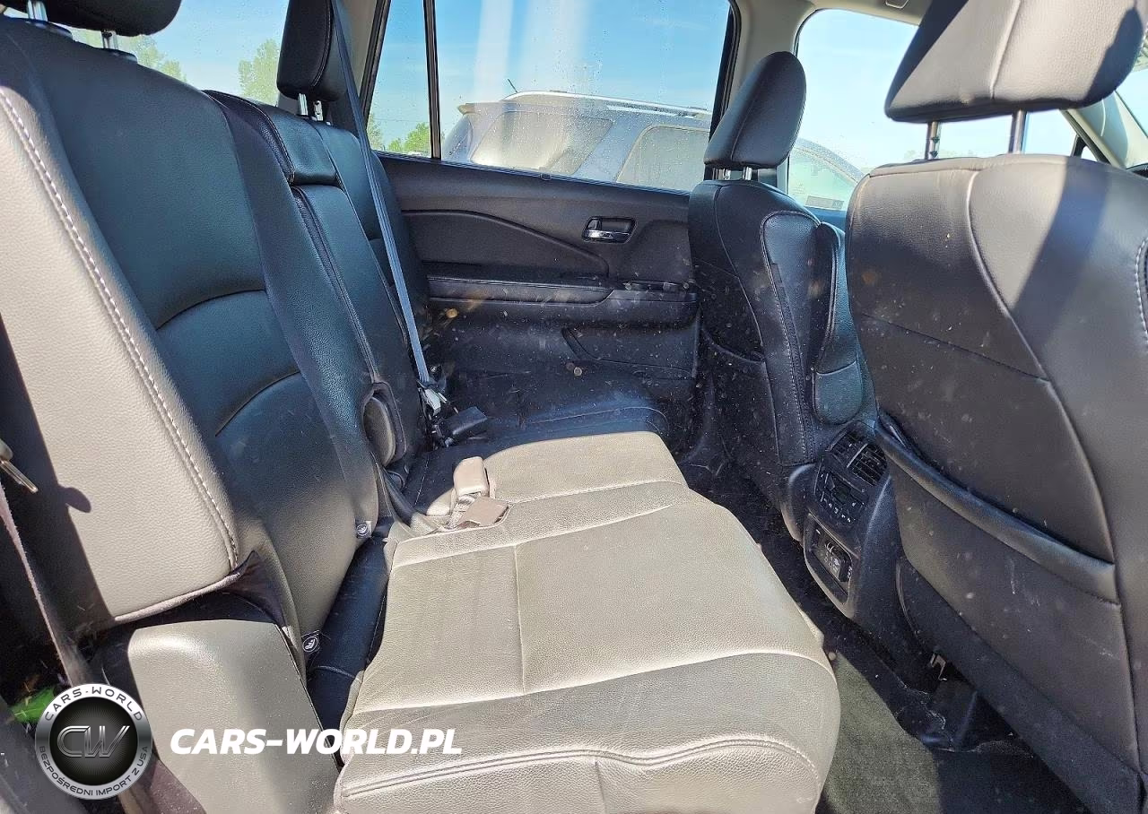 2019 Honda Pilot Touring VIN:5FNYF6H97KB047604 - 11