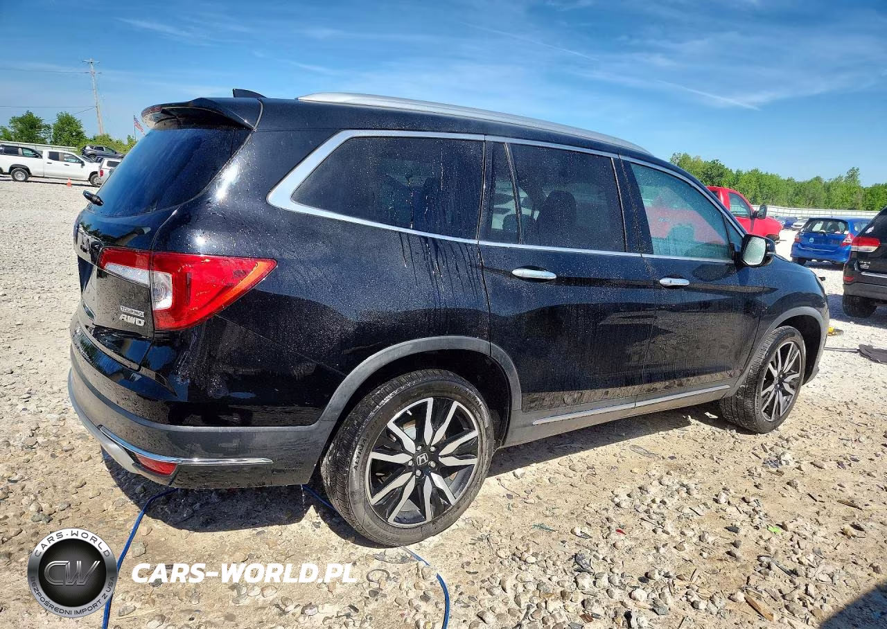 2019 Honda Pilot Touring VIN:5FNYF6H97KB047604 - 3
