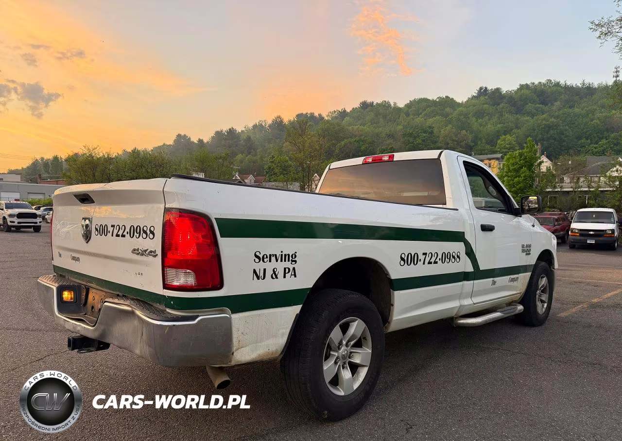 2019 Ram 1500 Classic Tradesman VIN:3C6JR7DG7KG552532 - 4