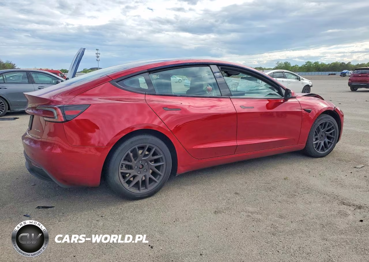 2024 Tesla Model 3 VIN:5YJ3E1EB6RF724739 - 3