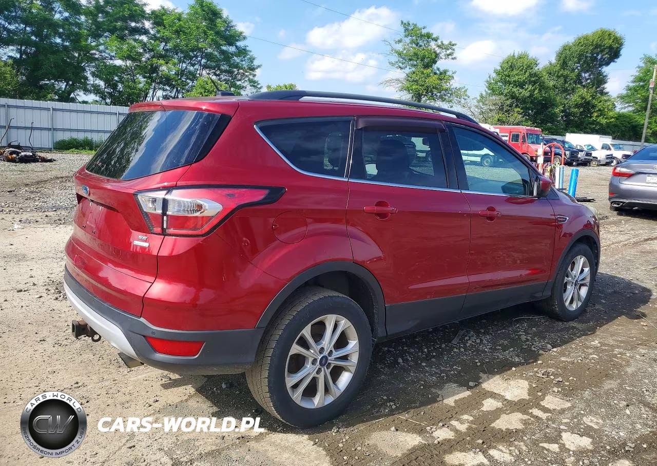 2017 Ford Escape Se VIN:1FMCU0G97HUB86500 - 3
