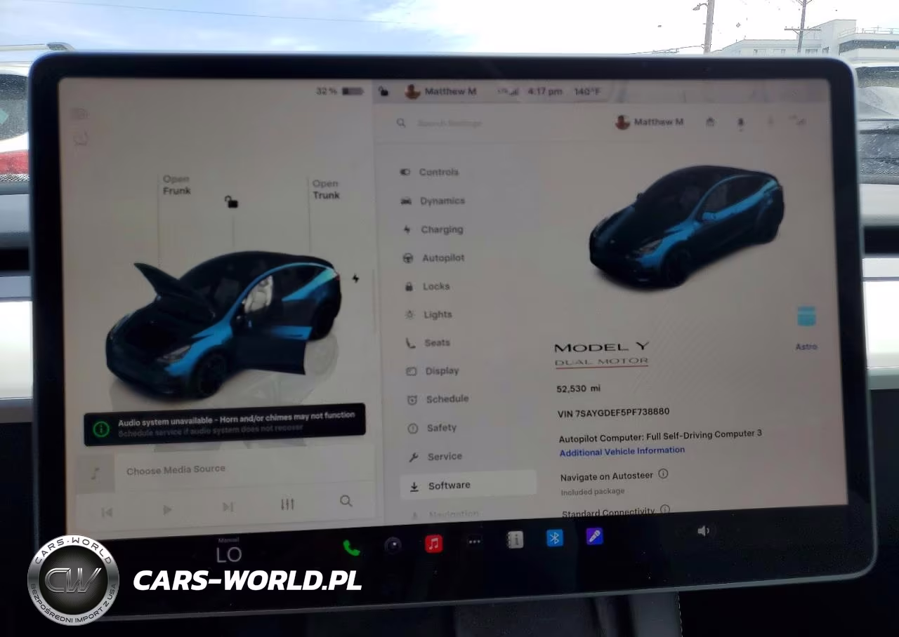 2023 Tesla Model Y VIN:7SAYGDEF5PF738880 - 9