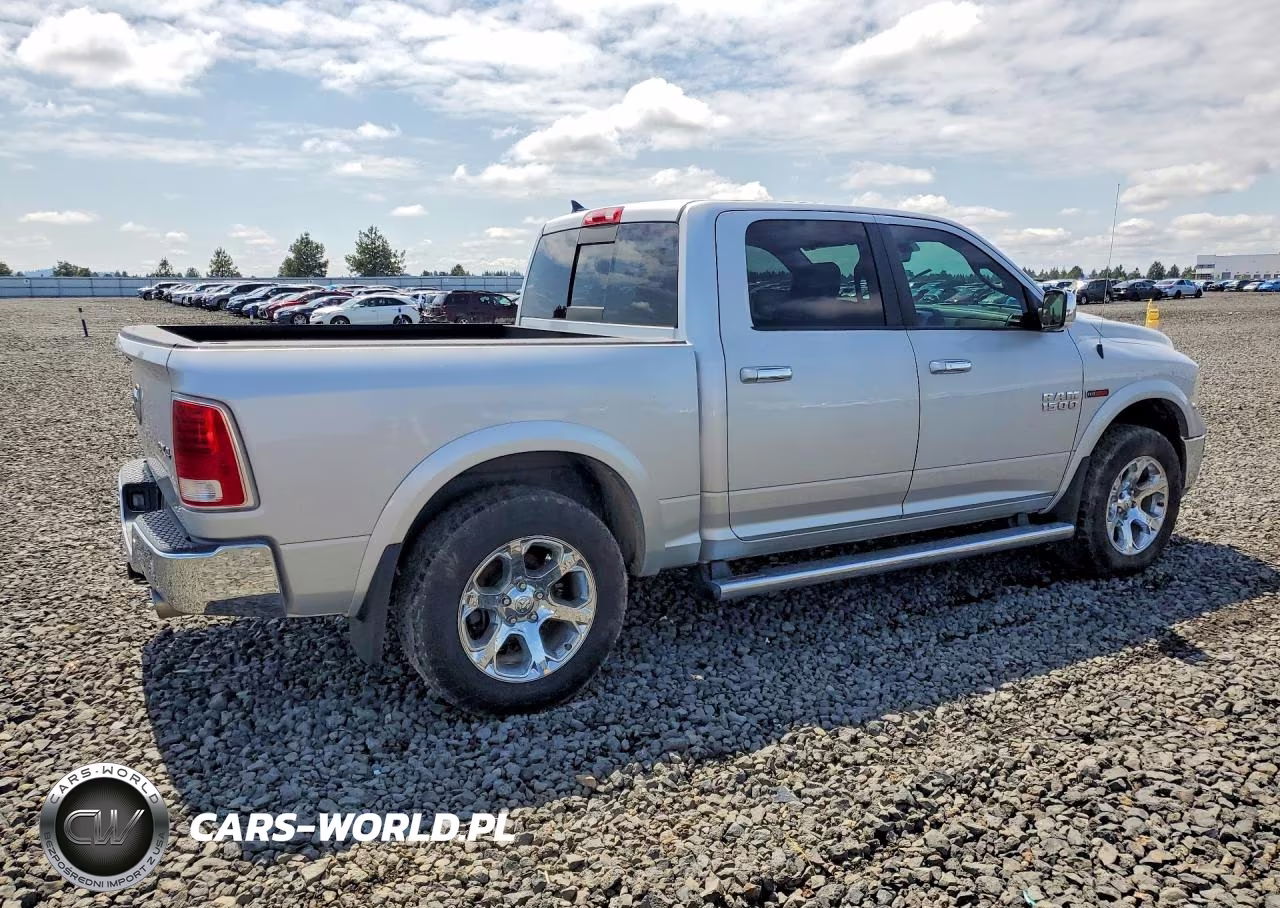 2016 Ram 1500 Laramie VIN:1C6RR7NM8GS185843 - 3