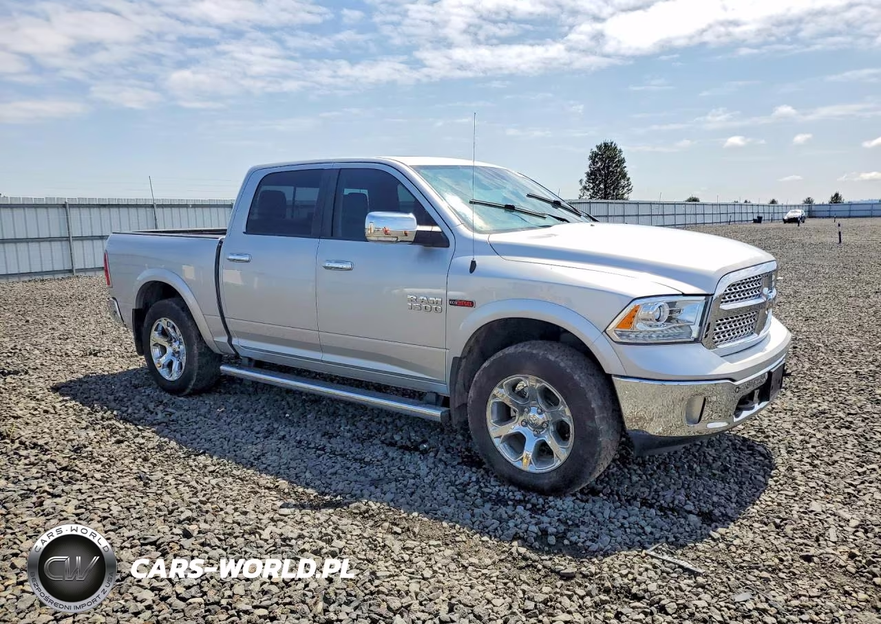2016 Ram 1500 Laramie VIN:1C6RR7NM8GS185843 - 4