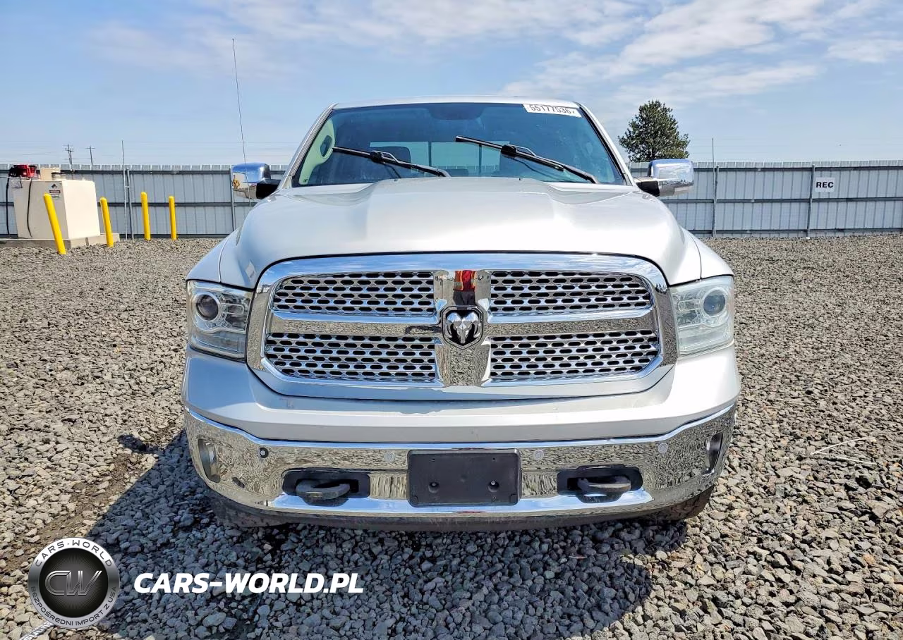 2016 Ram 1500 Laramie VIN:1C6RR7NM8GS185843 - 5